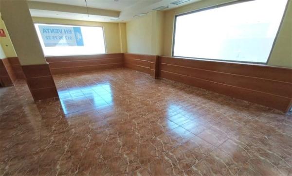 Local o nave en calle Miguel de Cervantes