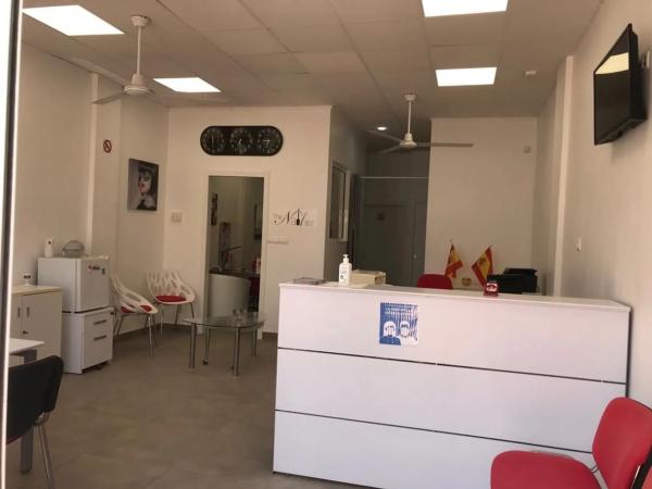 Local en calle Isla Tabarca, 10