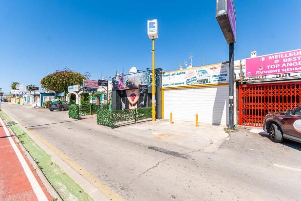 Local en calle Isla Tabarca, 20