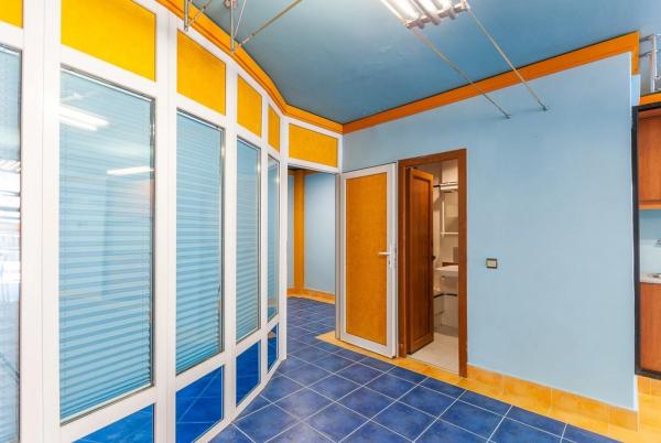 Local en calle Isla Tabarca, 20