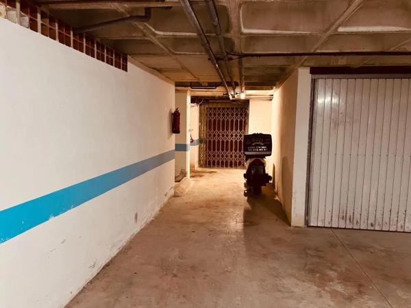 Local en calle Virgen de la Asunción, 27