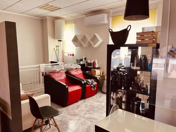 Local en calle Virgen de la Asunción, 27