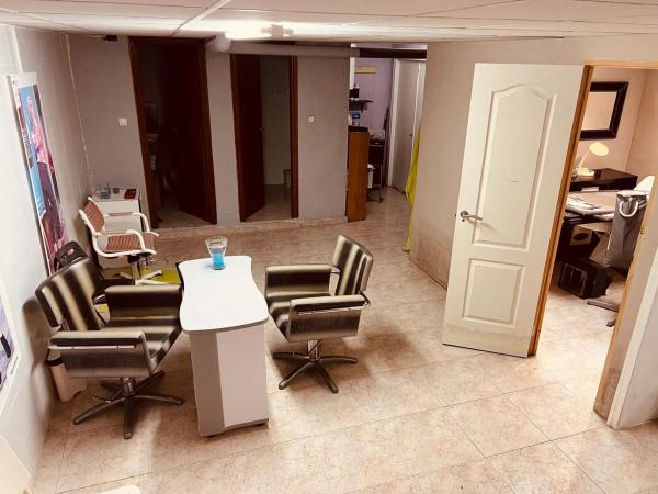 Local en calle Virgen de la Asunción, 27