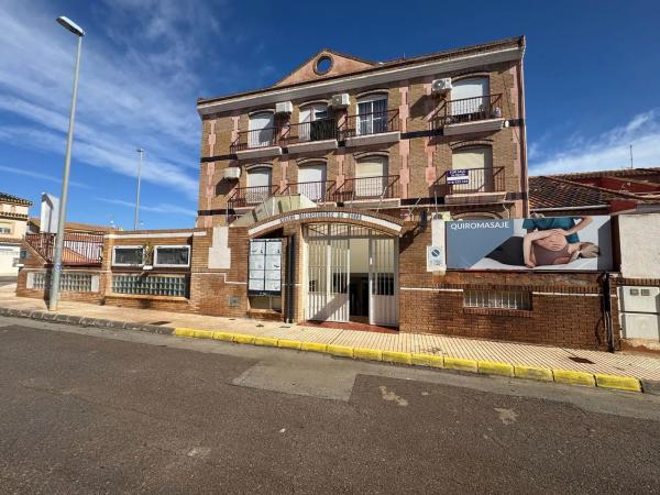 Local en calle rio segura s/n