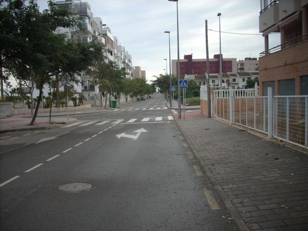 Local en avenida de Holanda