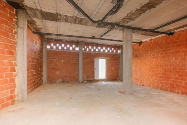 Local o nave en calle lo León