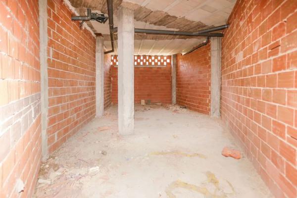 Local o nave en calle lo León