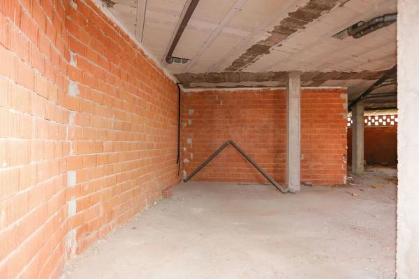 Local o nave en calle lo León