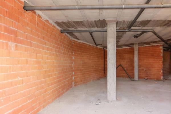 Local o nave en calle lo León