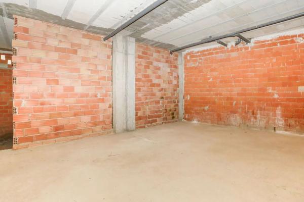 Local o nave en calle lo León