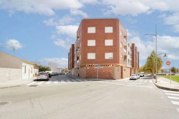 Local o nave en calle lo León