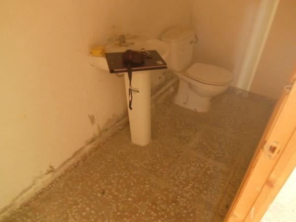 Nave en avenida de la libertad, 59