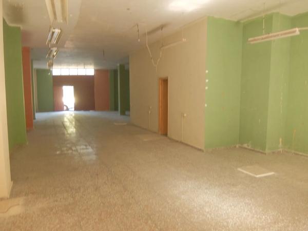 Nave en avenida de la libertad, 59