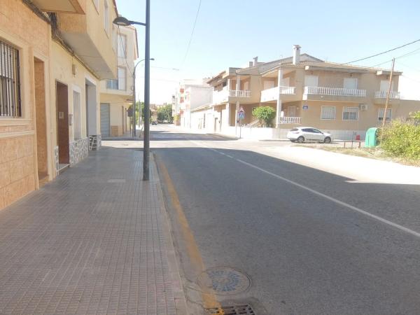 Nave en avenida de la libertad, 59