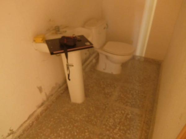 Nave en avenida de la libertad, 59