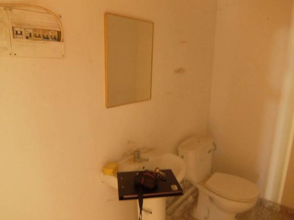 Nave en avenida de la libertad, 59