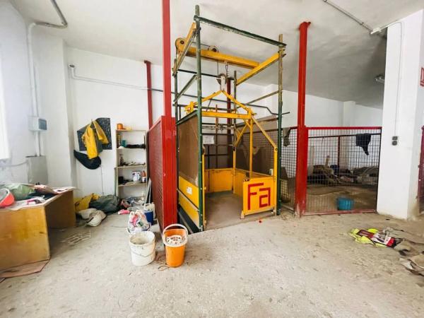 Local en calle los Pasos, 31