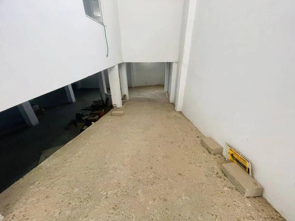 Local en calle los Pasos, 31