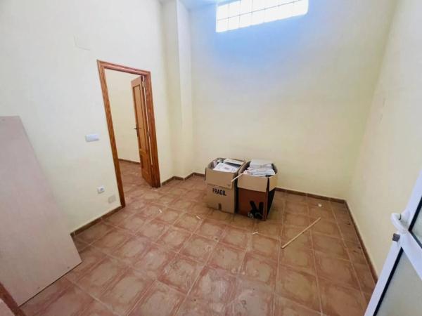 Local en calle los Pasos, 31