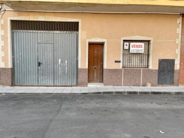 Local en calle Geranios, 11