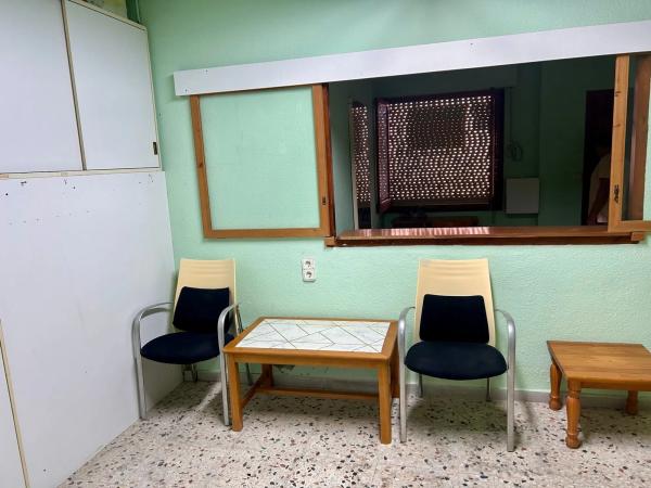 Local en calle Geranios, 11