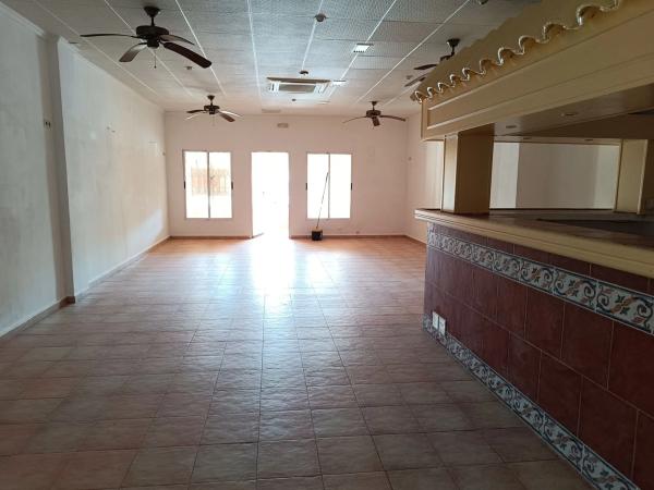 Local en plaza Sierra Castilla, 4