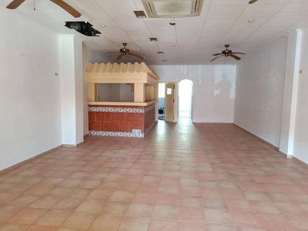 Local en plaza Sierra Castilla, 4