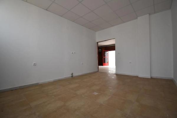 Local en plaza Sierra Castilla