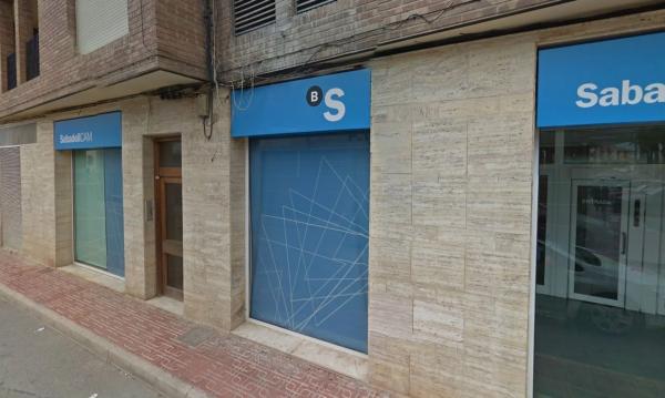 Local o nave en ronda de la Estacion