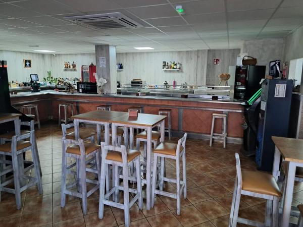 Local en calle 19 de Abril, 51