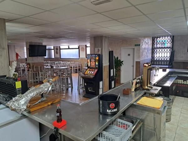 Local en calle 19 de Abril, 51