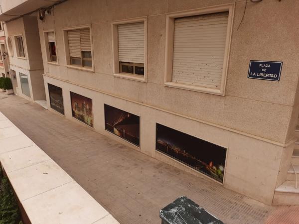 Local en plaza Libertad, 13