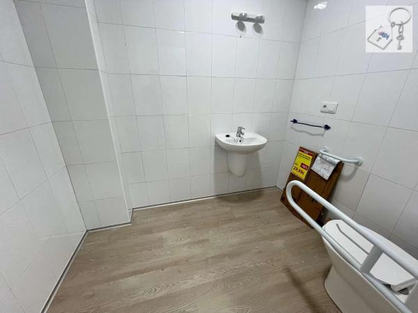 Local en calle Concordia, 19