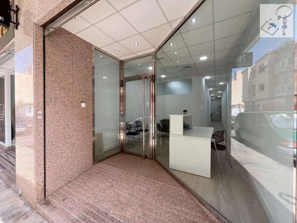 Local en calle Concordia, 19