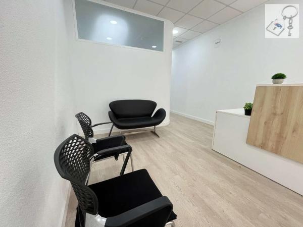 Local en calle Concordia, 19