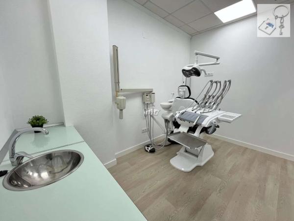 Local en calle Concordia, 19