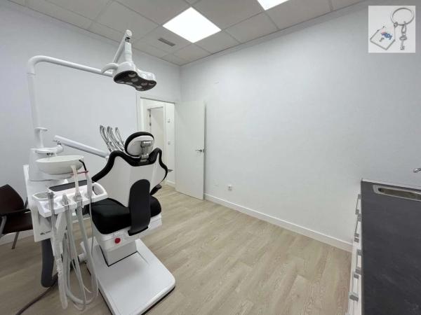 Local en calle Concordia, 19