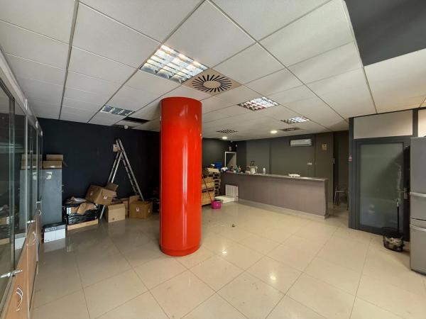 Local en calle de Orihuela, 73