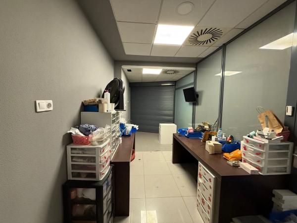 Local en calle de Orihuela, 73