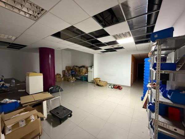 Local en calle de Orihuela, 73