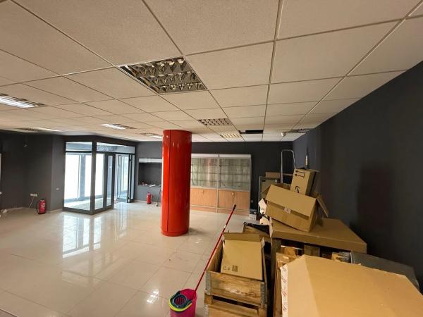 Local en calle de Orihuela, 73