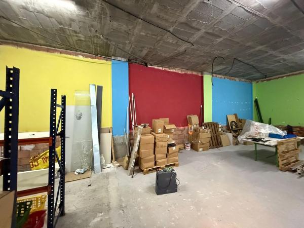 Local en calle de Orihuela, 73