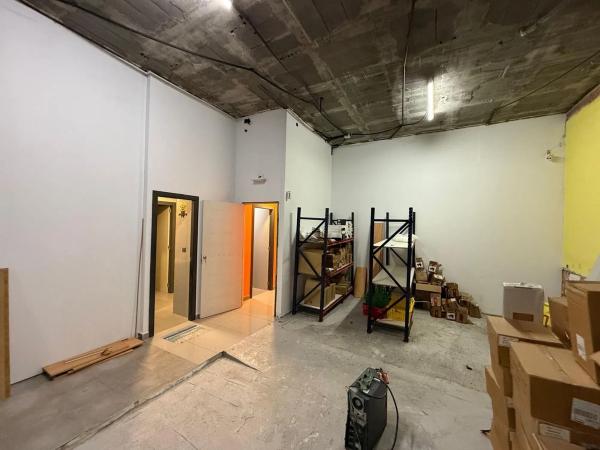 Local en calle de Orihuela, 73