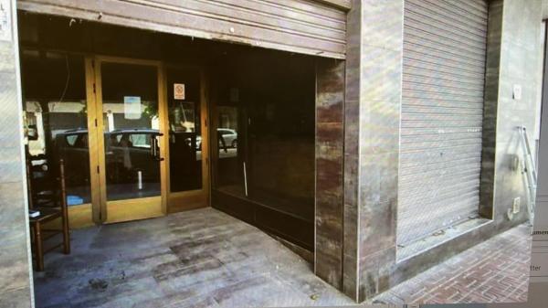 Local en Barrio Puerto Deportivo