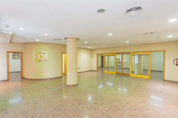 Local en calle d Manuel Martinez Guirao, 2