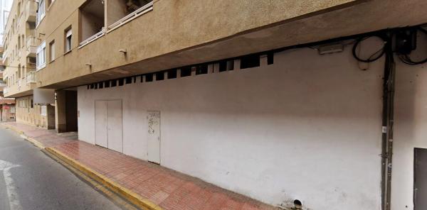 Local en calle d Manuel Martinez Guirao, 2