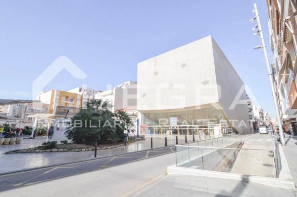 Local en calle Caballero de Rodas, 30