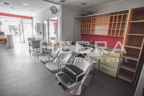 Local en calle Caballero de Rodas, 30