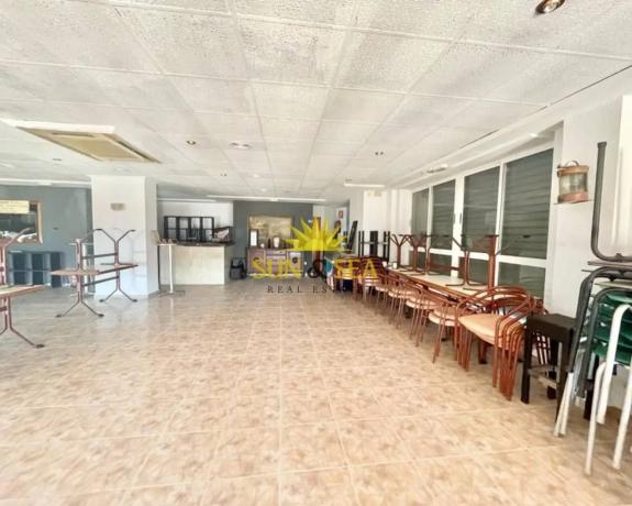 Local en Barrio El Acequión