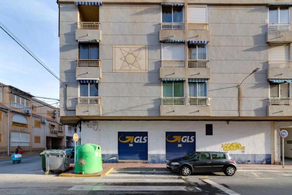 Local en Barrio El Acequión